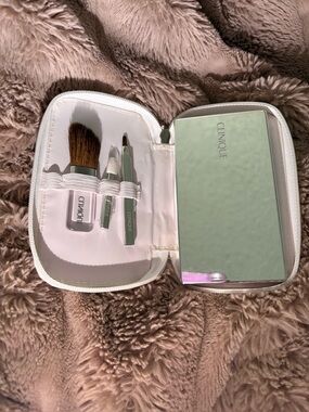 clinique exclusive complete colour travel kit